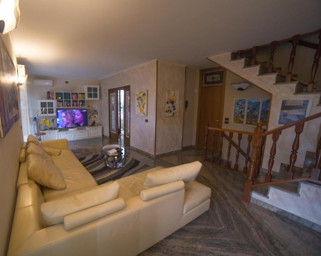 Villa Ivana Desenzano del Garda Eksteriør bilde