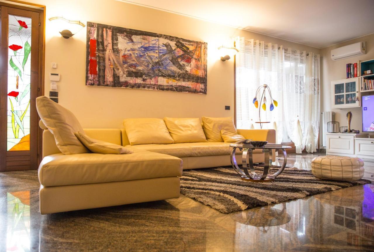 Villa Ivana Desenzano del Garda Eksteriør bilde