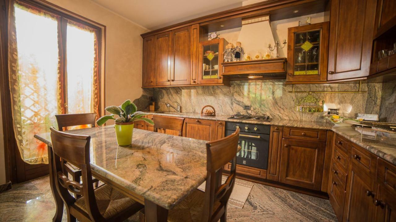 Villa Ivana Desenzano del Garda Eksteriør bilde